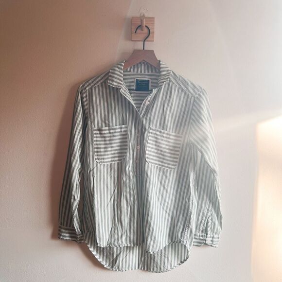Abercrombie & Fitch Tops - 5/$25 Abercrombie & Fitch Stripe Button Down Size S